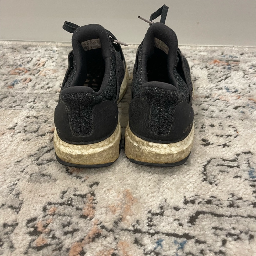 Adidas Ultra Boost - Picture 3 of 6
